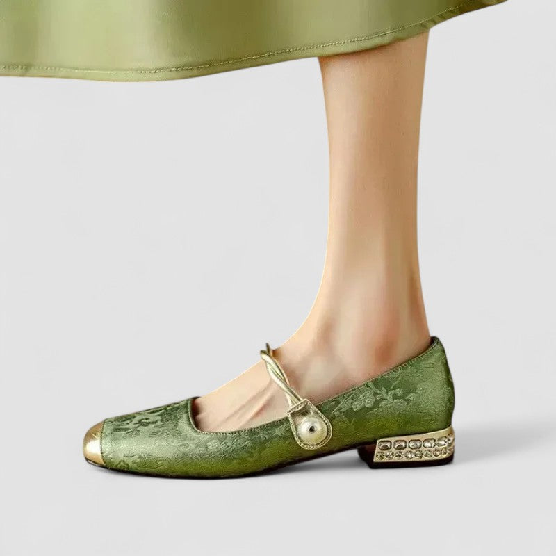 Camille | Mary Janes i satin med smyckad klack