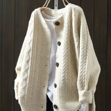 Sophie | Kabelstickad cardigan med rund hals